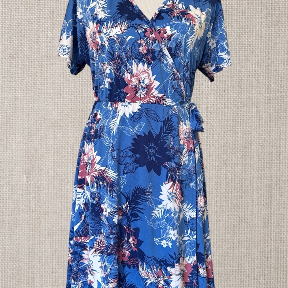 NWT Agnes & Dora Nightingale Wrap Dress Size Medium